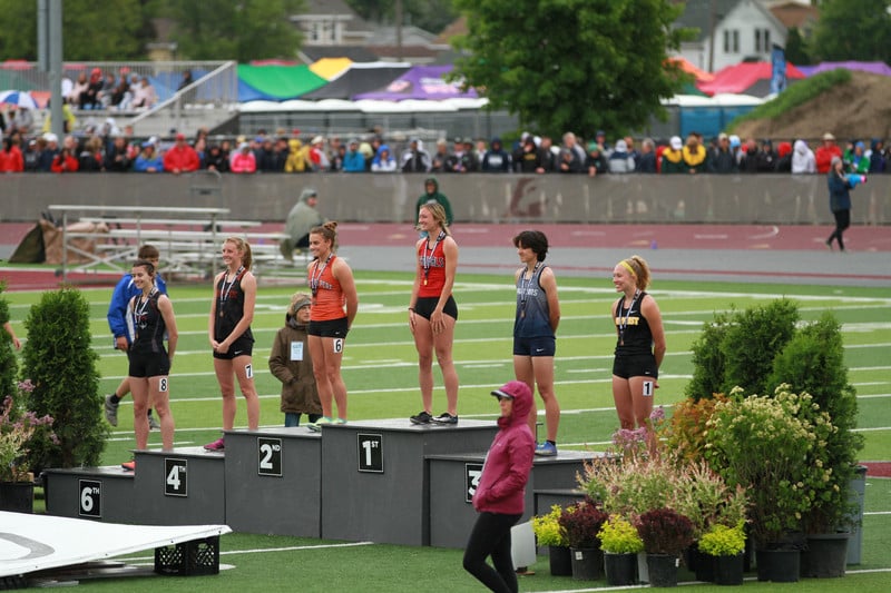 Girlst 400m Dash - 2nd Place